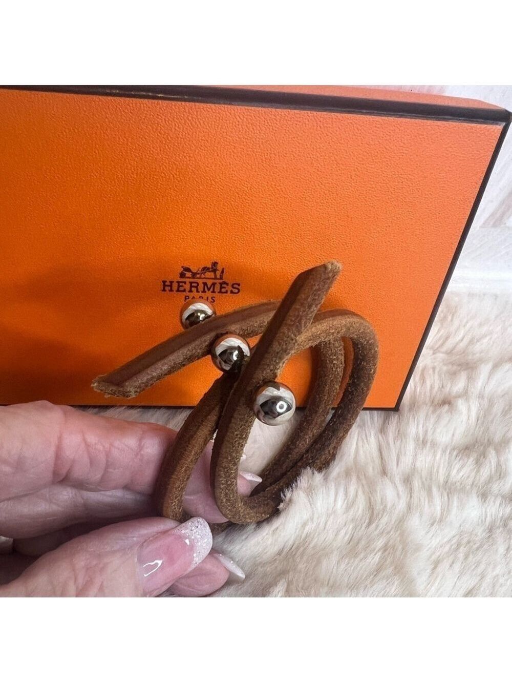 HERMES LEATHER BANGLE UNISEX BRACELET WITH BOX - Picture 6 of 15